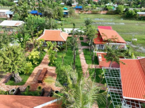 Manil Home Stay - 3 Rooms Stay 10 Guest